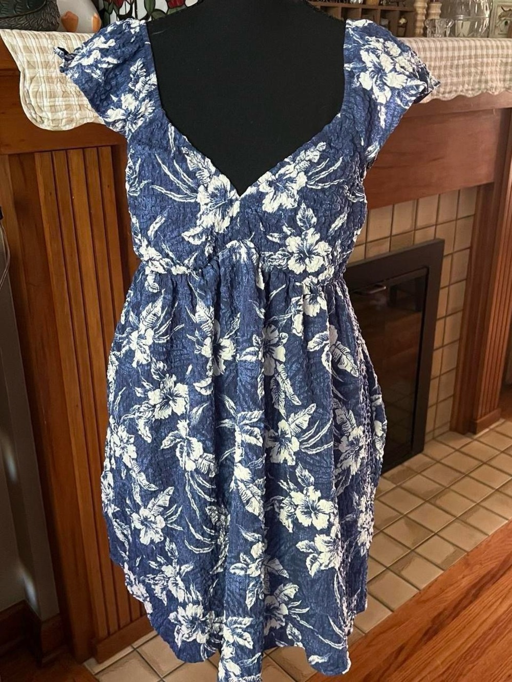 American Eagle Outfitters Blue and White Floral Midi Dress